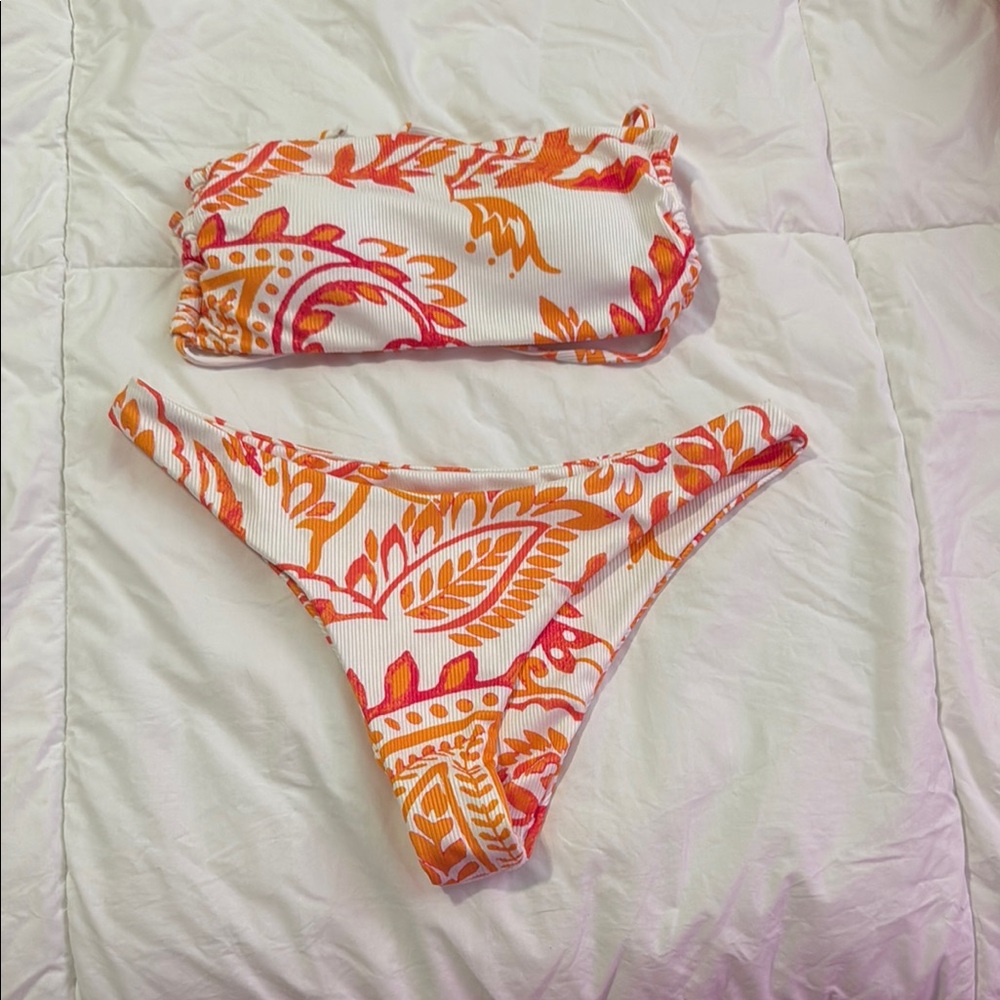 Cheeky bikini set